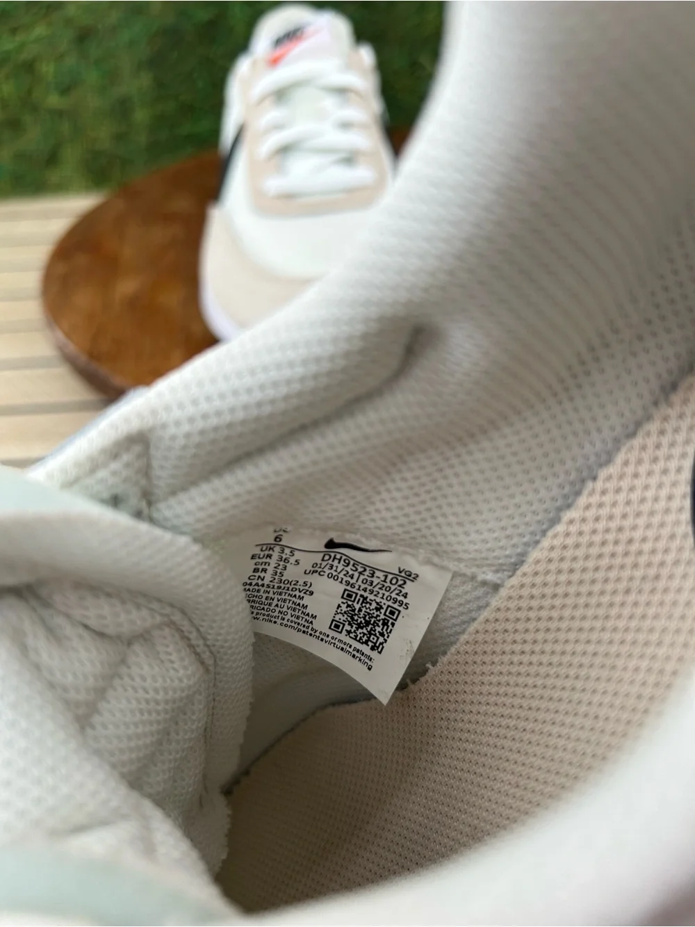Nike Waffle Debut